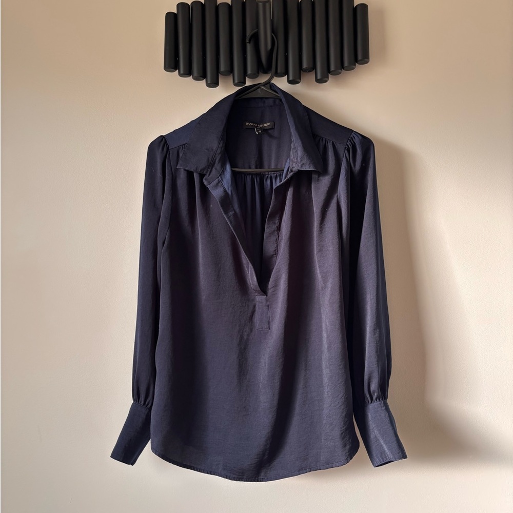 Banana Republic Dark Navy V-Neck Long Sleeve Blouse